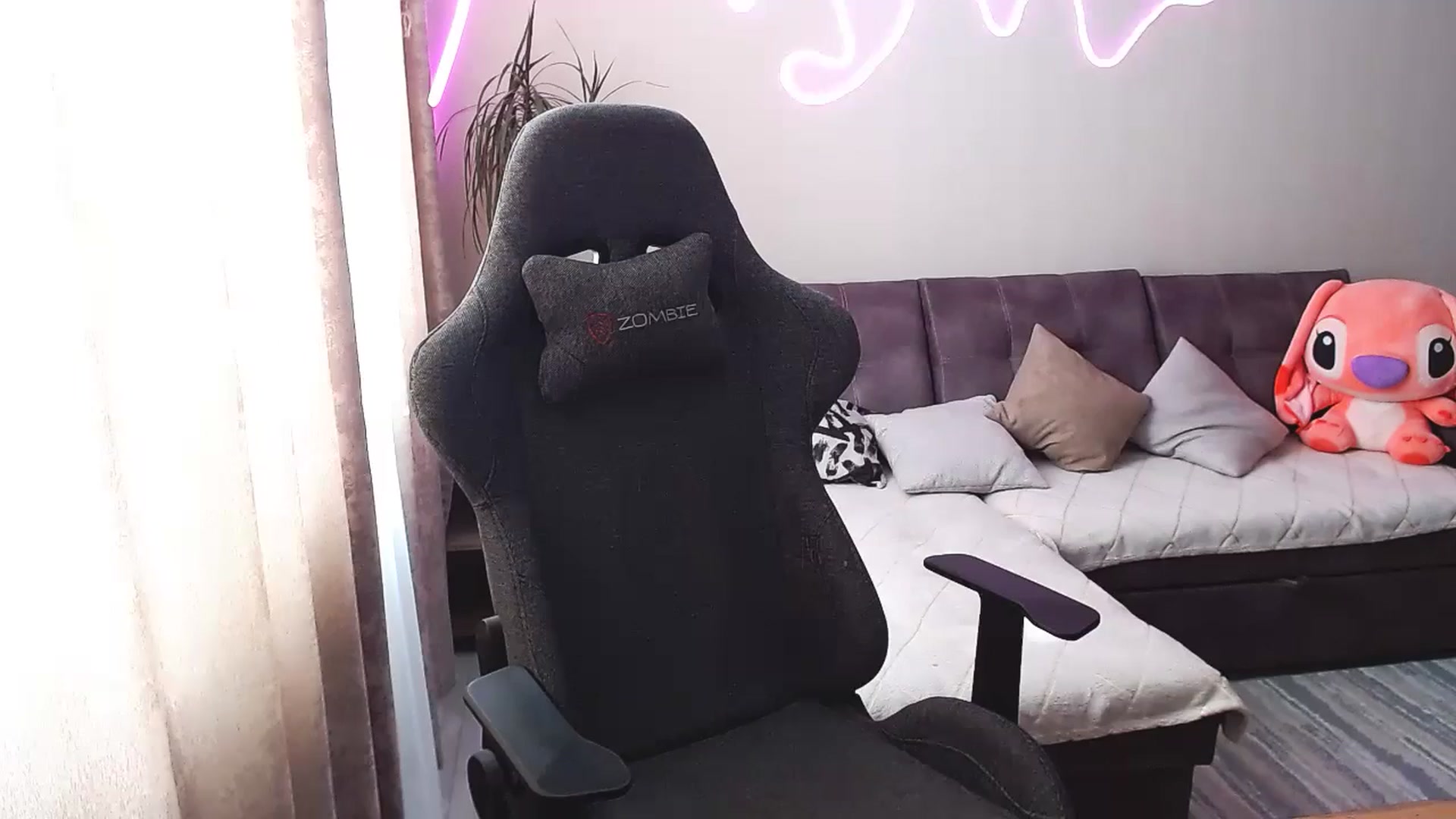 Gallery image thumbnail from BlackLovee's myfreecams stream on, 03/07/2026, 12:11 image 12 of 20