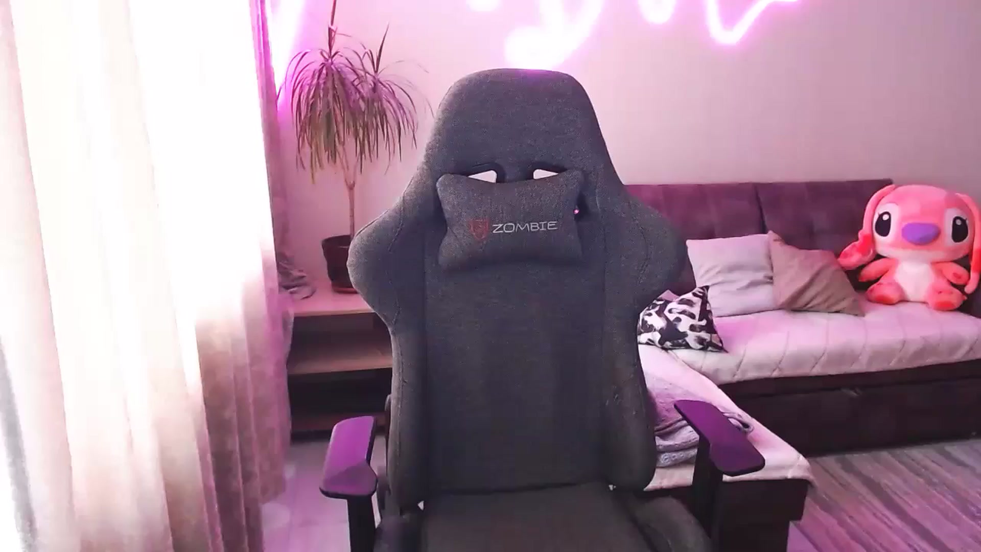 Gallery image thumbnail from BlackLovee's myfreecams stream on, 03/27/2026, 07:29 image 12 of 20