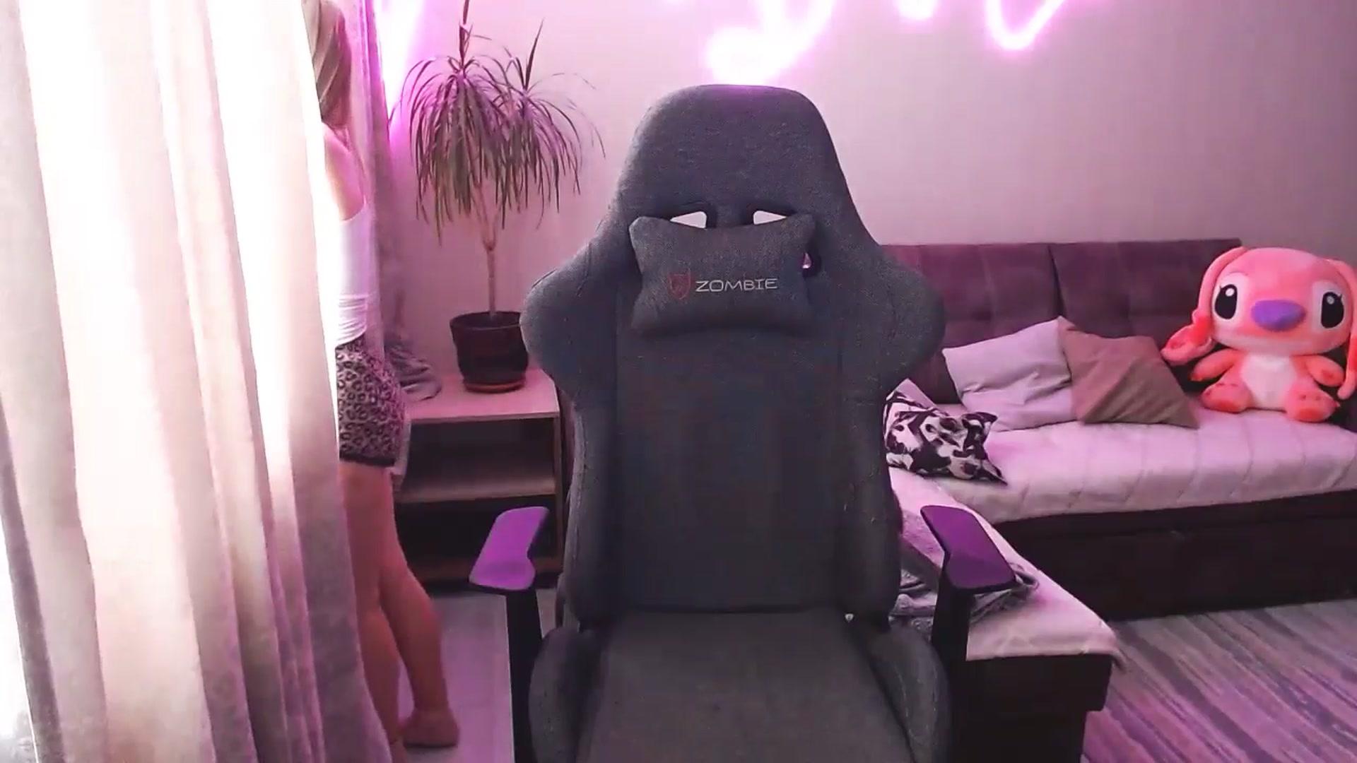 Gallery image thumbnail from BlackLovee's myfreecams stream on, 03/27/2026, 12:20 image 6 of 20