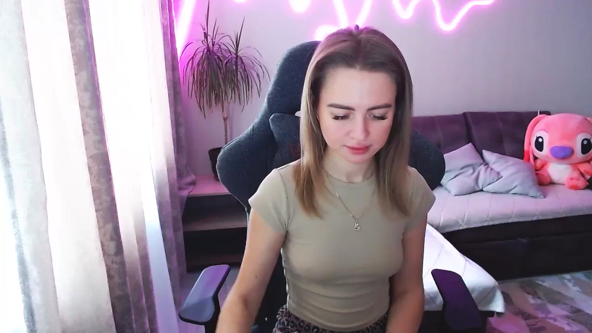 Gallery image thumbnail from BlackLovee's myfreecams stream on, 04/08/2026, 09:11 image 6 of 20