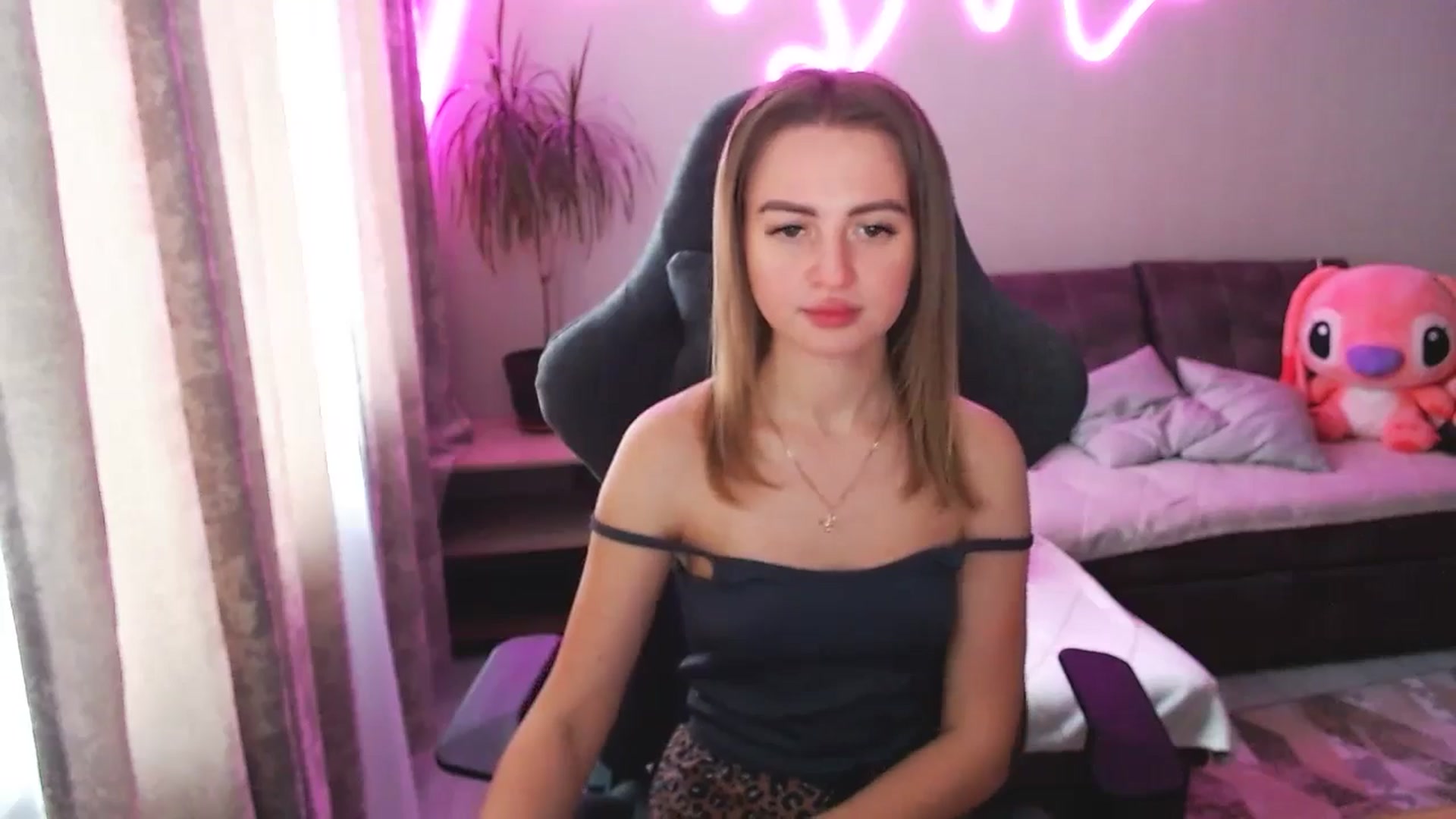Gallery image thumbnail from BlackLovee's myfreecams stream on, 04/08/2026, 12:42 image 15 of 20