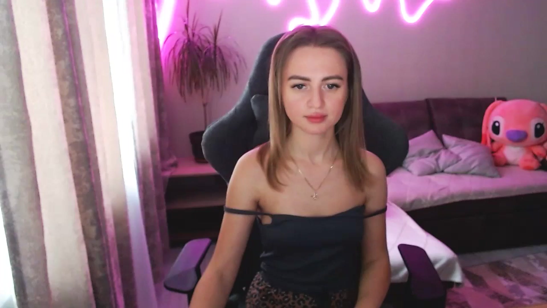 Gallery image thumbnail from BlackLovee's myfreecams stream on, 04/08/2026, 12:42 image 19 of 20