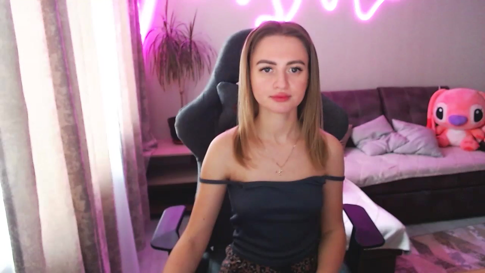 Gallery image thumbnail from BlackLovee's myfreecams stream on, 04/08/2026, 12:42 image 13 of 20