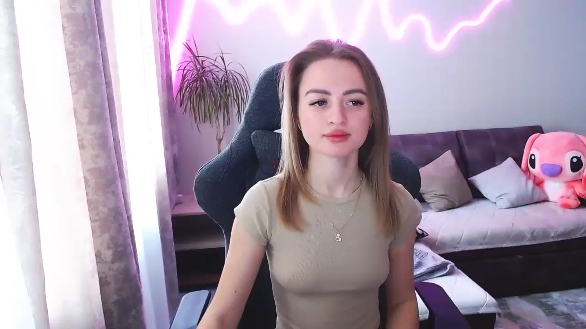 Gallery image thumbnail from BlackLovee's myfreecams stream on, 04/13/2026, 08:11 image 2 of 20