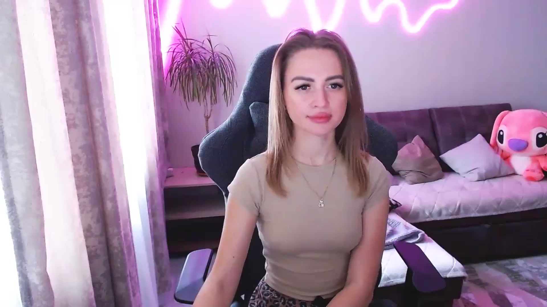 Gallery image thumbnail from BlackLovee's myfreecams stream on, 04/13/2026, 12:00 image 6 of 20