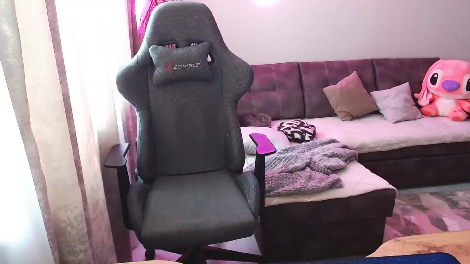 Gallery image thumbnail from BlackLovee's myfreecams stream on, 05/07/2026, 07:43 image 5 of 20