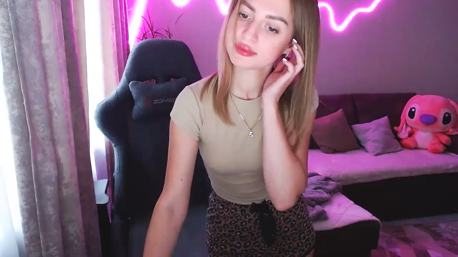 Gallery image thumbnail from BlackLovee's myfreecams stream on, 05/07/2026, 12:54 image 15 of 20