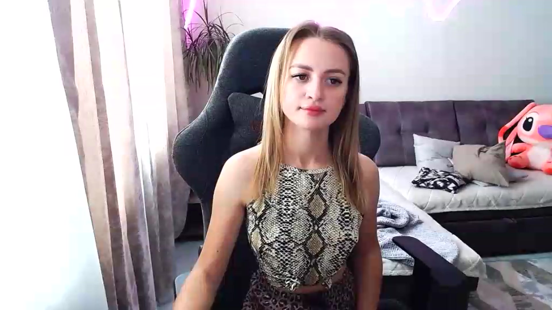 Gallery image thumbnail from BlackLovee's myfreecams stream on, 05/22/2026, 13:50 image 17 of 20
