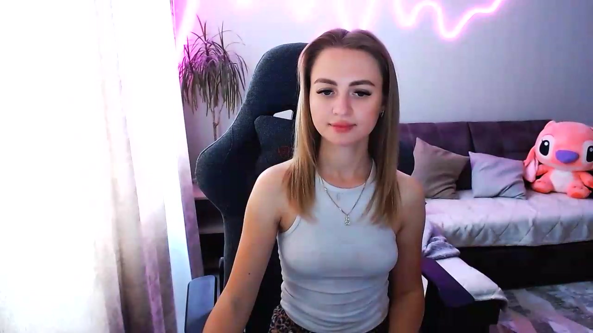 Gallery image thumbnail from BlackLovee's myfreecams stream on, 06/02/2026, 10:53 image 17 of 20