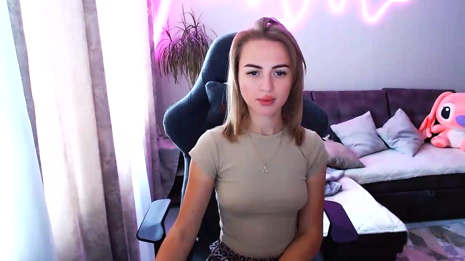 Gallery image thumbnail from BlackLovee's myfreecams stream on, 06/22/2026, 07:16 image 19 of 20