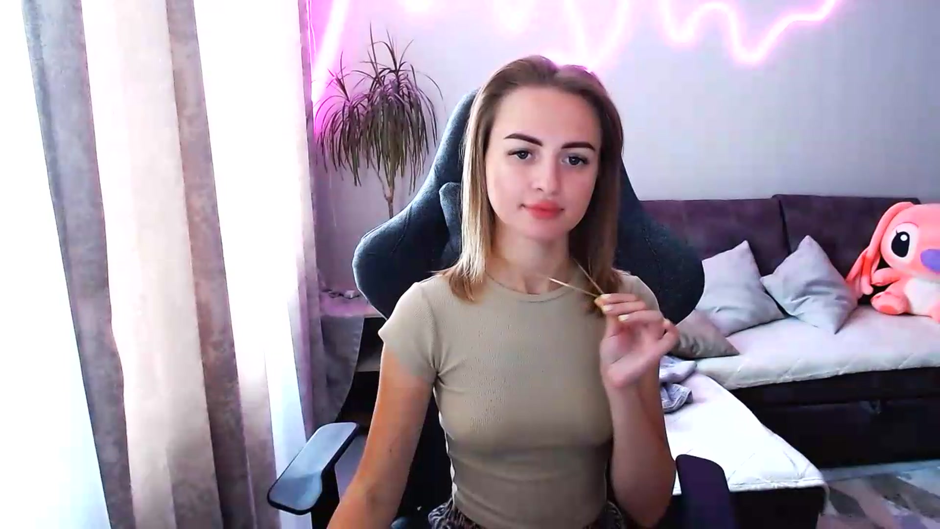 Gallery image thumbnail from BlackLovee's myfreecams stream on, 06/22/2026, 08:54 image 2 of 20