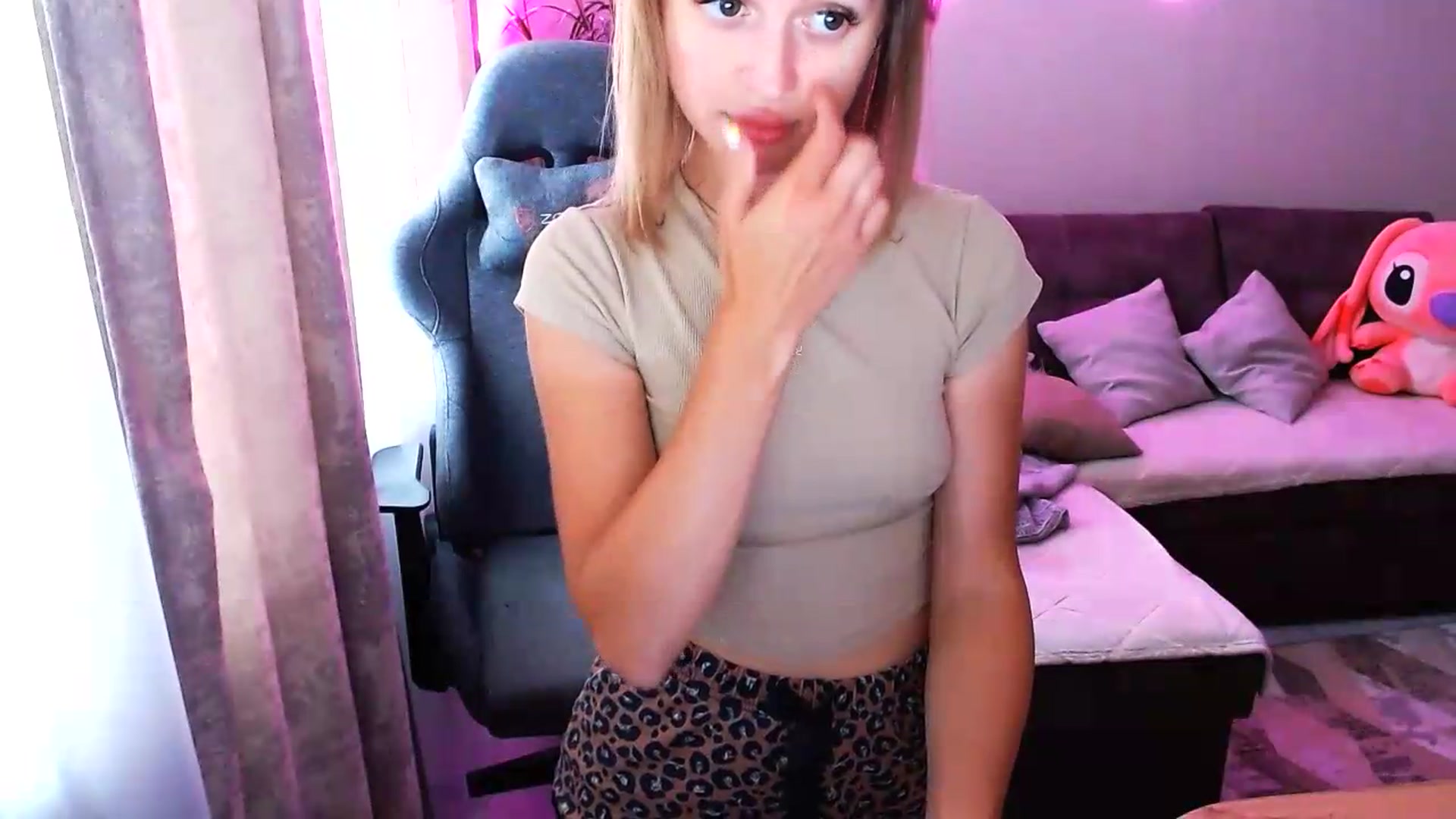 Gallery image thumbnail from BlackLovee's myfreecams stream on, 06/22/2026, 10:00 image 15 of 20