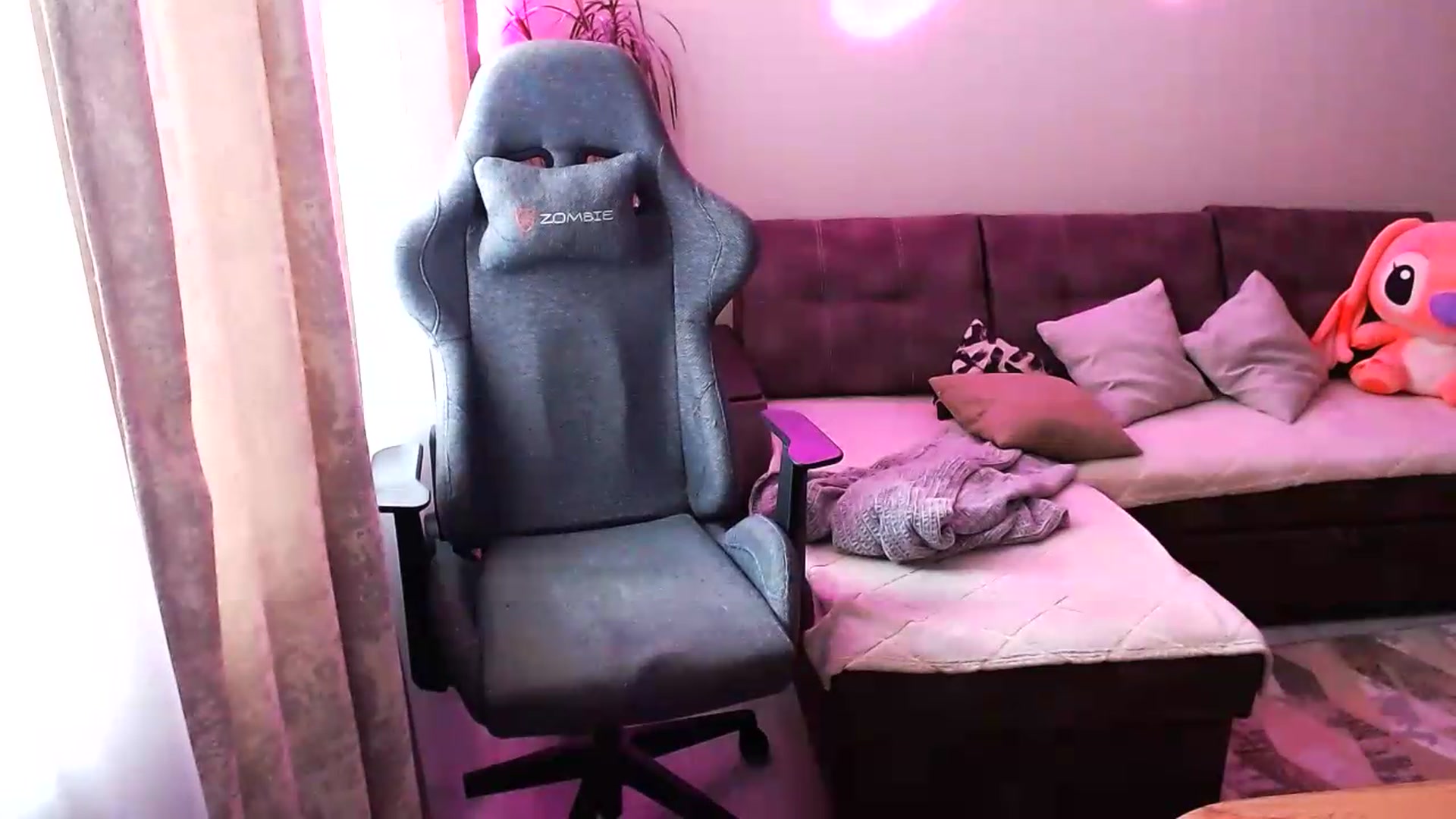 Gallery image thumbnail from BlackLovee's myfreecams stream on, 06/22/2026, 10:00 image 16 of 20