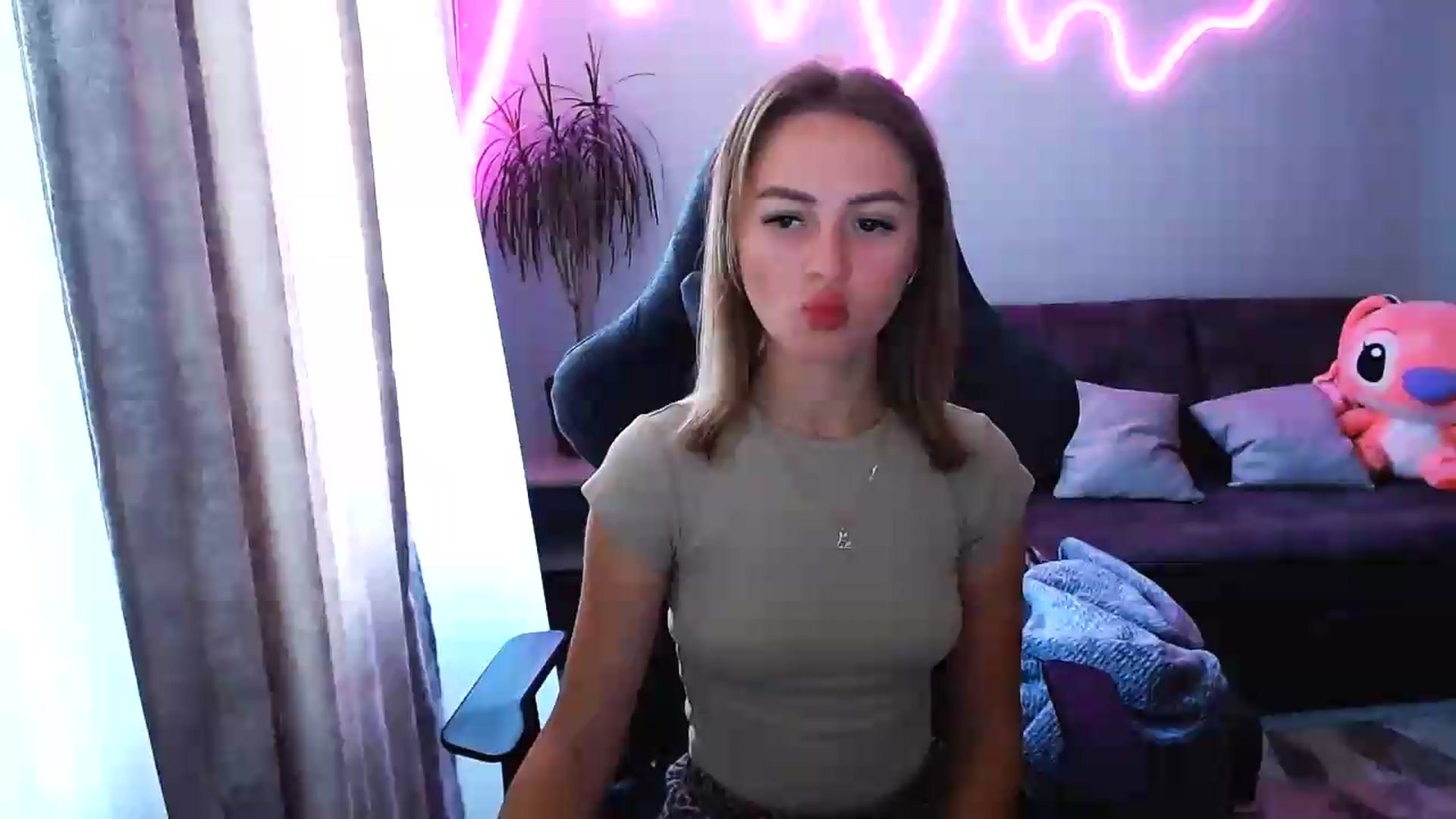 Gallery image thumbnail from BlackLovee's myfreecams stream on, 07/07/2026, 06:48 image 18 of 20