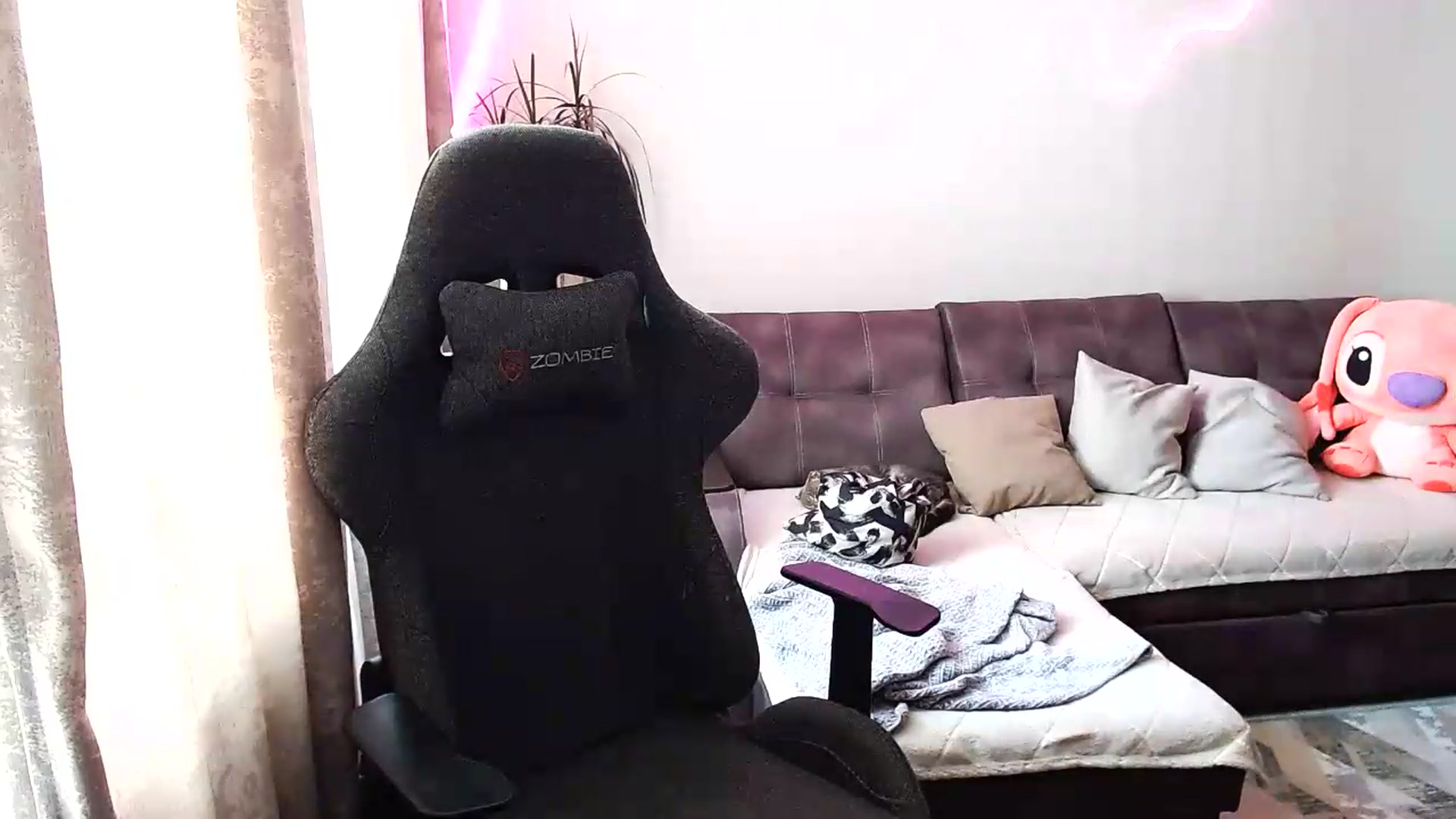 Gallery image thumbnail from BlackLovee's myfreecams stream on, 07/09/2026, 09:47 image 5 of 20