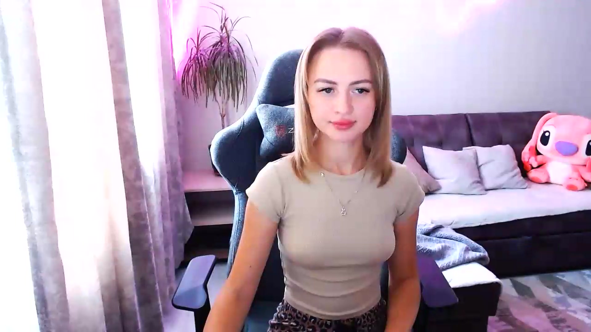 Gallery image thumbnail from BlackLovee's myfreecams stream on, 07/13/2026, 06:38 image 9 of 20