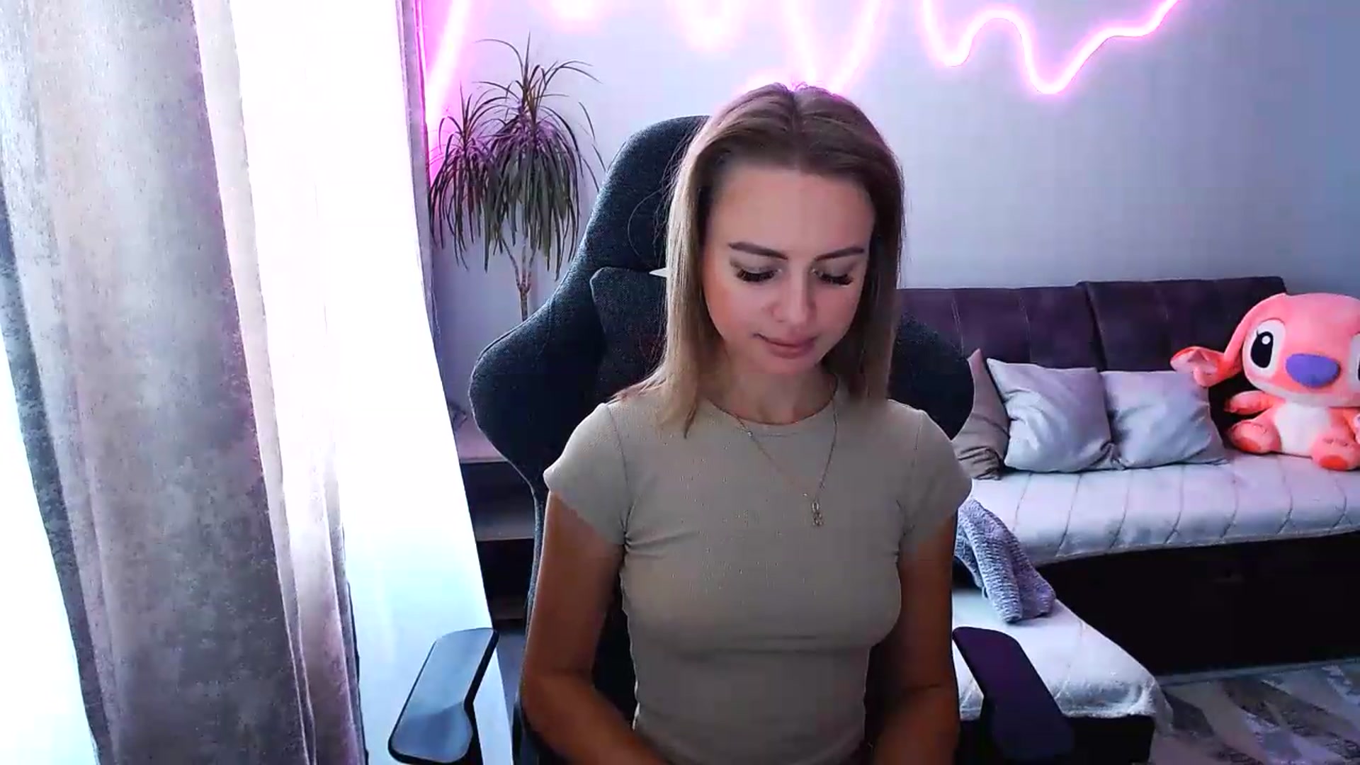 Gallery image thumbnail from BlackLovee's myfreecams stream on, 07/17/2026, 08:50 image 10 of 20