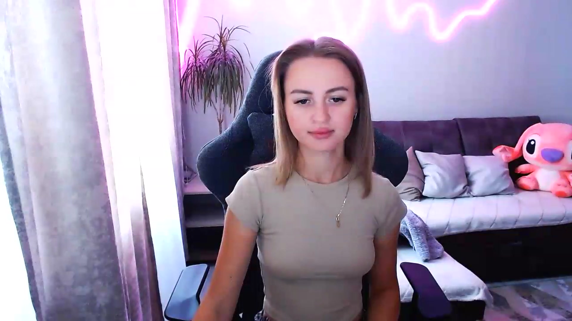 Gallery image thumbnail from BlackLovee's myfreecams stream on, 07/17/2026, 08:50 image 16 of 20