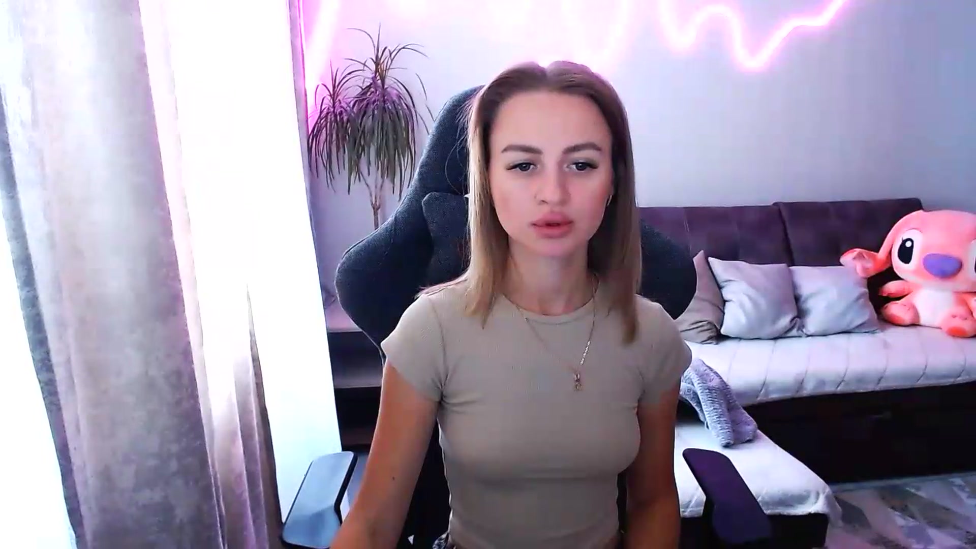 Gallery image thumbnail from BlackLovee's myfreecams stream on, 07/17/2026, 08:50 image 14 of 20