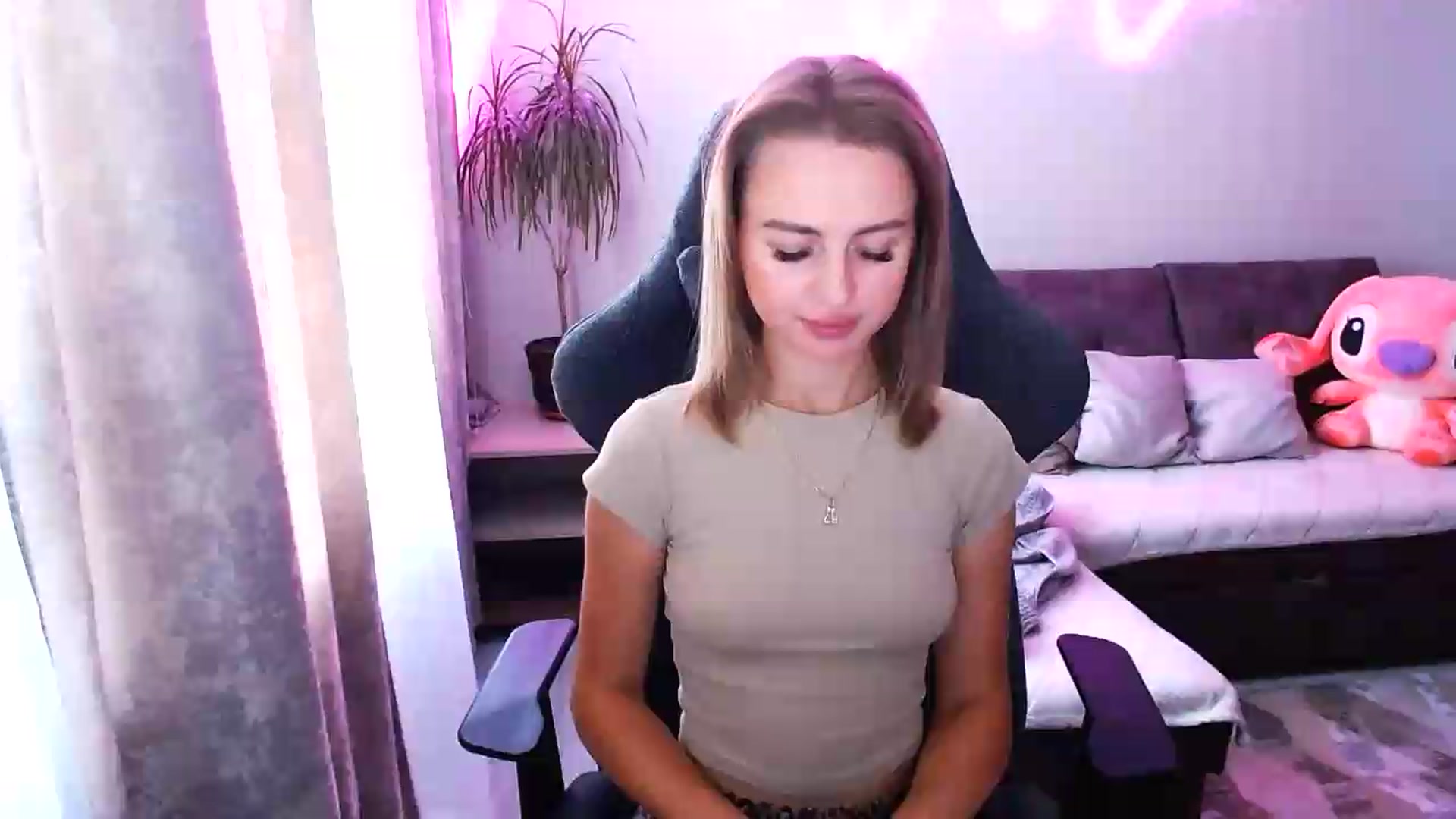 Gallery image thumbnail from BlackLovee's myfreecams stream on, 07/17/2026, 09:48 image 8 of 20