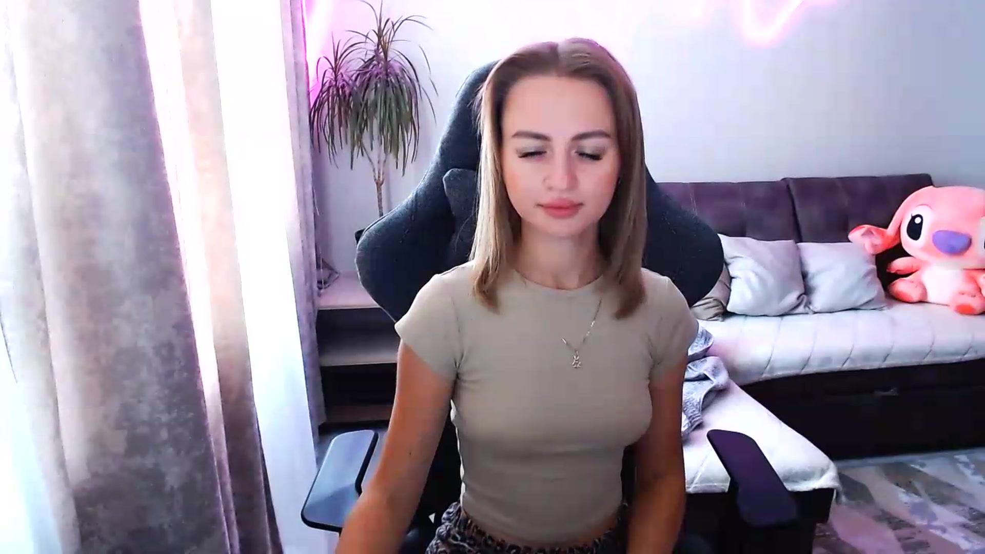 Gallery image thumbnail from BlackLovee's myfreecams stream on, 07/17/2026, 09:48 image 19 of 20