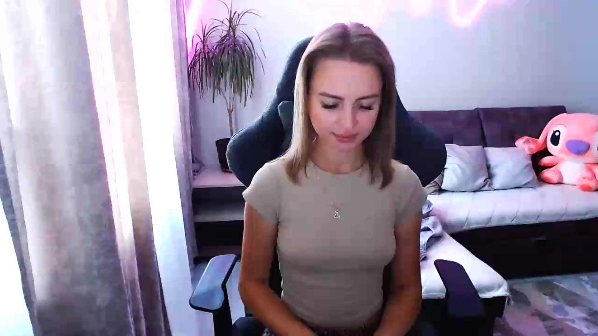 Gallery image thumbnail from BlackLovee's myfreecams stream on, 07/17/2026, 09:48 image 1 of 20