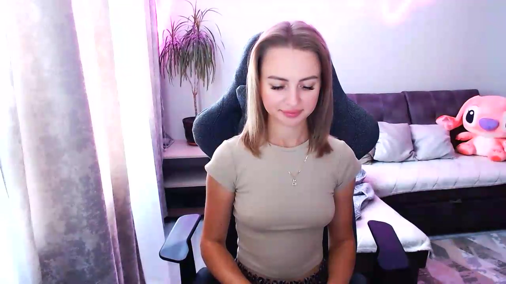 Gallery image thumbnail from BlackLovee's myfreecams stream on, 07/17/2026, 09:48 image 11 of 20