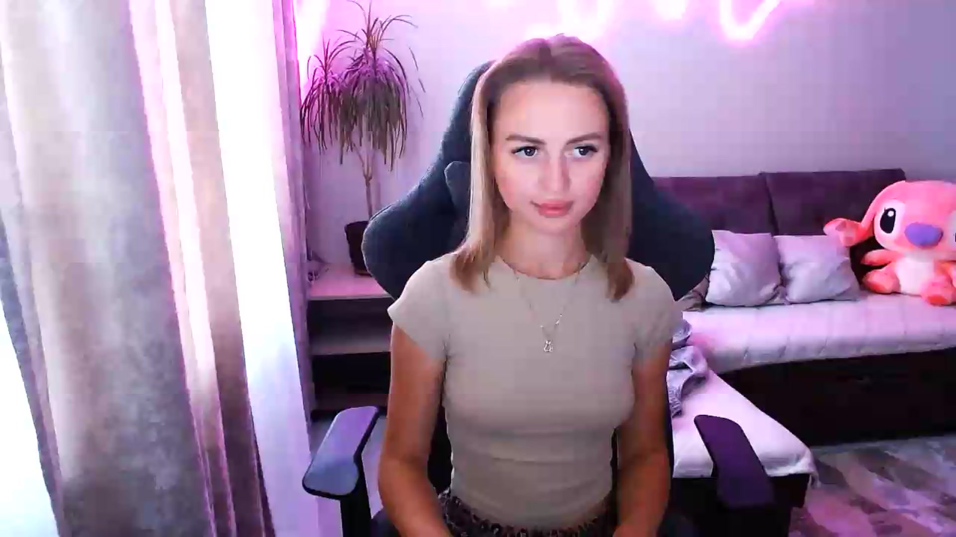 Gallery image thumbnail from BlackLovee's myfreecams stream on, 07/17/2026, 09:48 image 5 of 20