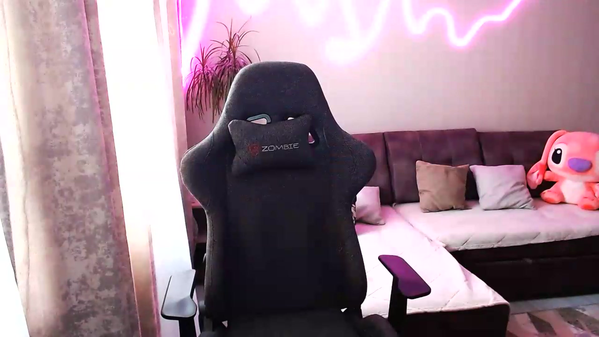 Gallery image thumbnail from BlackLovee's myfreecams stream on, 07/18/2026, 07:25 image 3 of 20