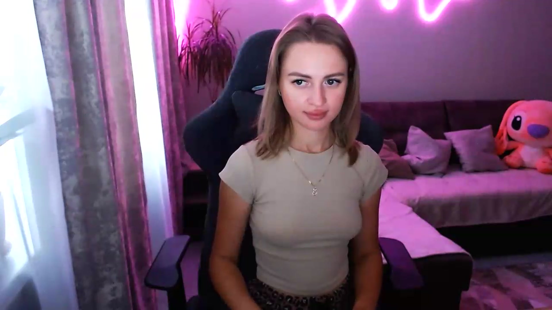 Gallery image thumbnail from BlackLovee's myfreecams stream on, 07/22/2026, 14:16 image 13 of 20