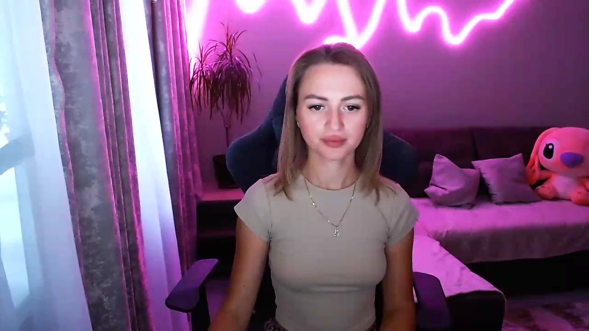 Gallery image thumbnail from BlackLovee's myfreecams stream on, 07/22/2026, 16:22 image 16 of 20