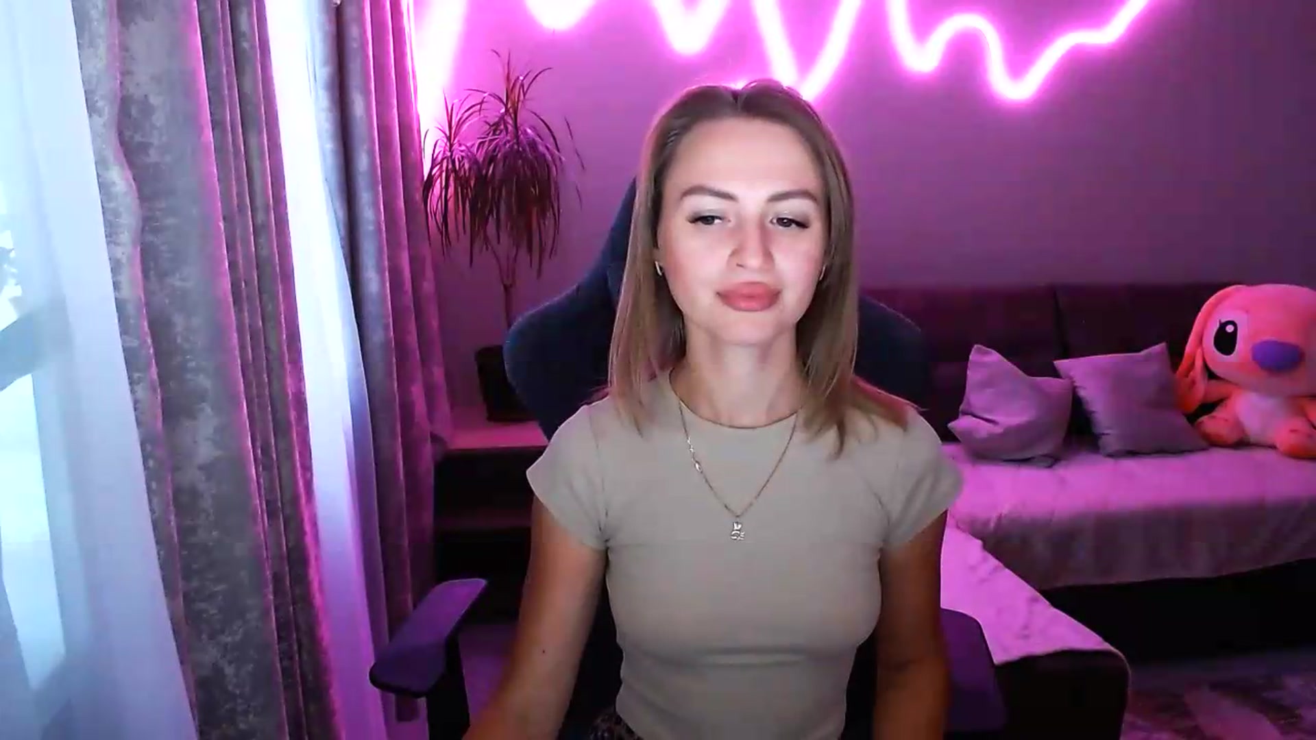 Gallery image thumbnail from BlackLovee's myfreecams stream on, 07/22/2026, 16:22 image 9 of 20