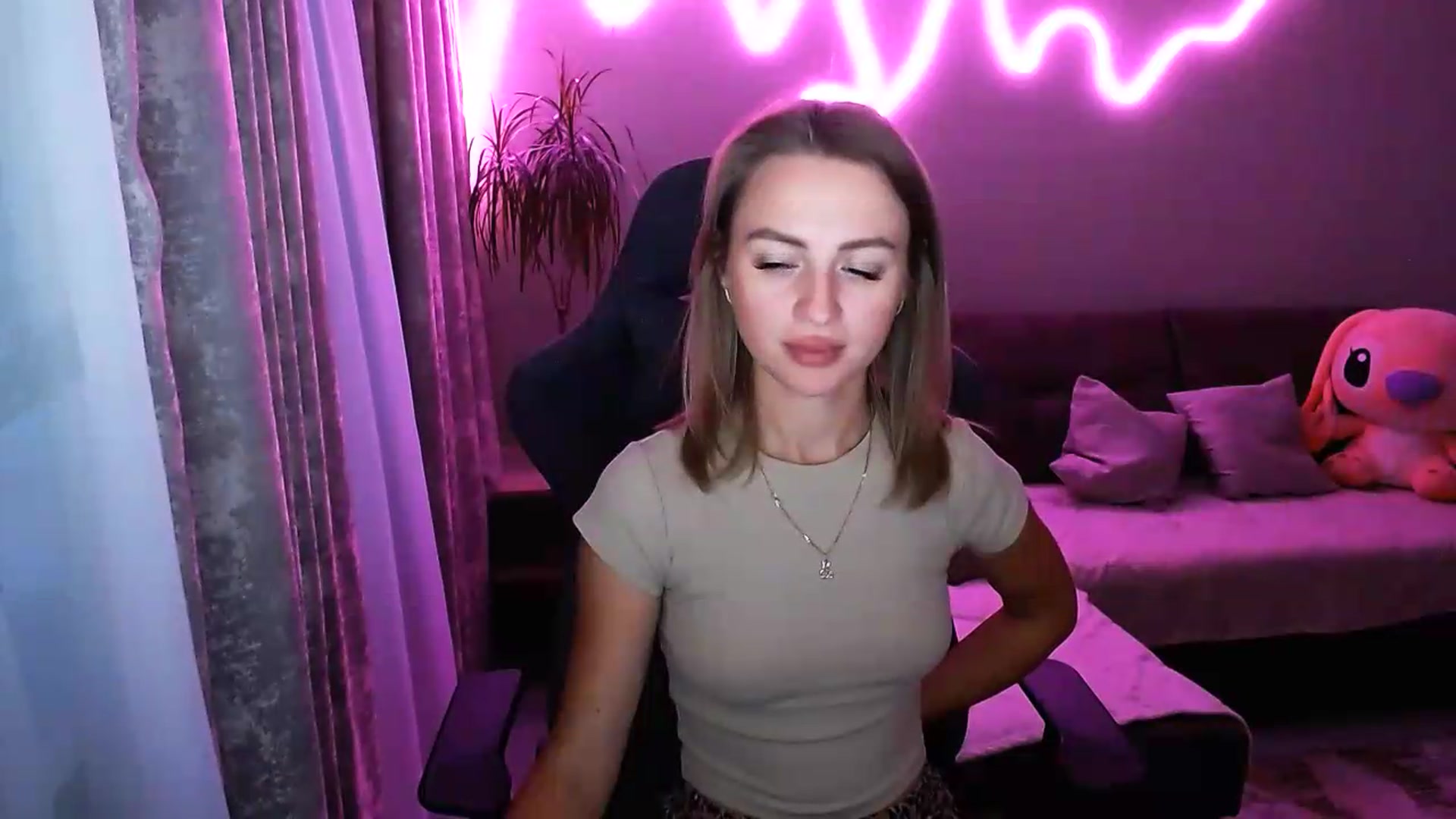 Gallery image thumbnail from BlackLovee's myfreecams stream on, 07/22/2026, 17:26 image 6 of 20