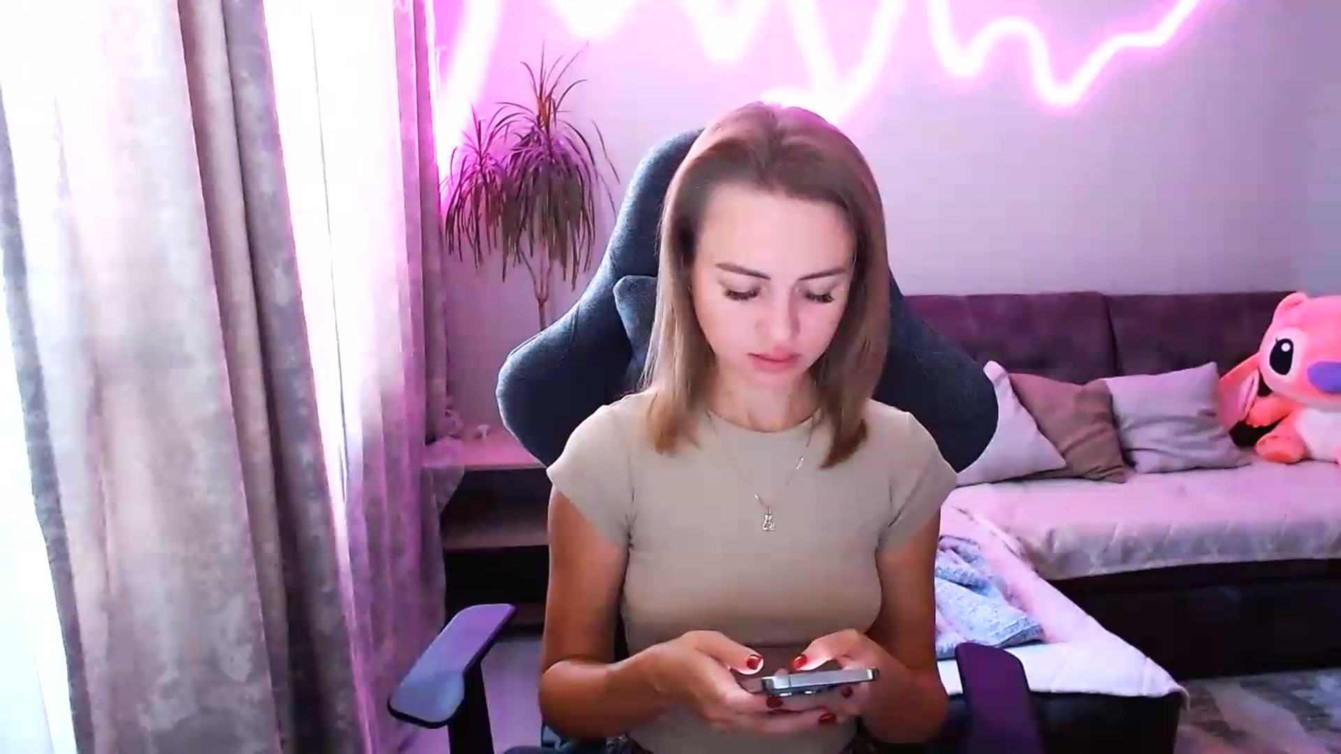 Gallery image thumbnail from BlackLovee's myfreecams stream on, 07/28/2026, 06:23 image 2 of 20