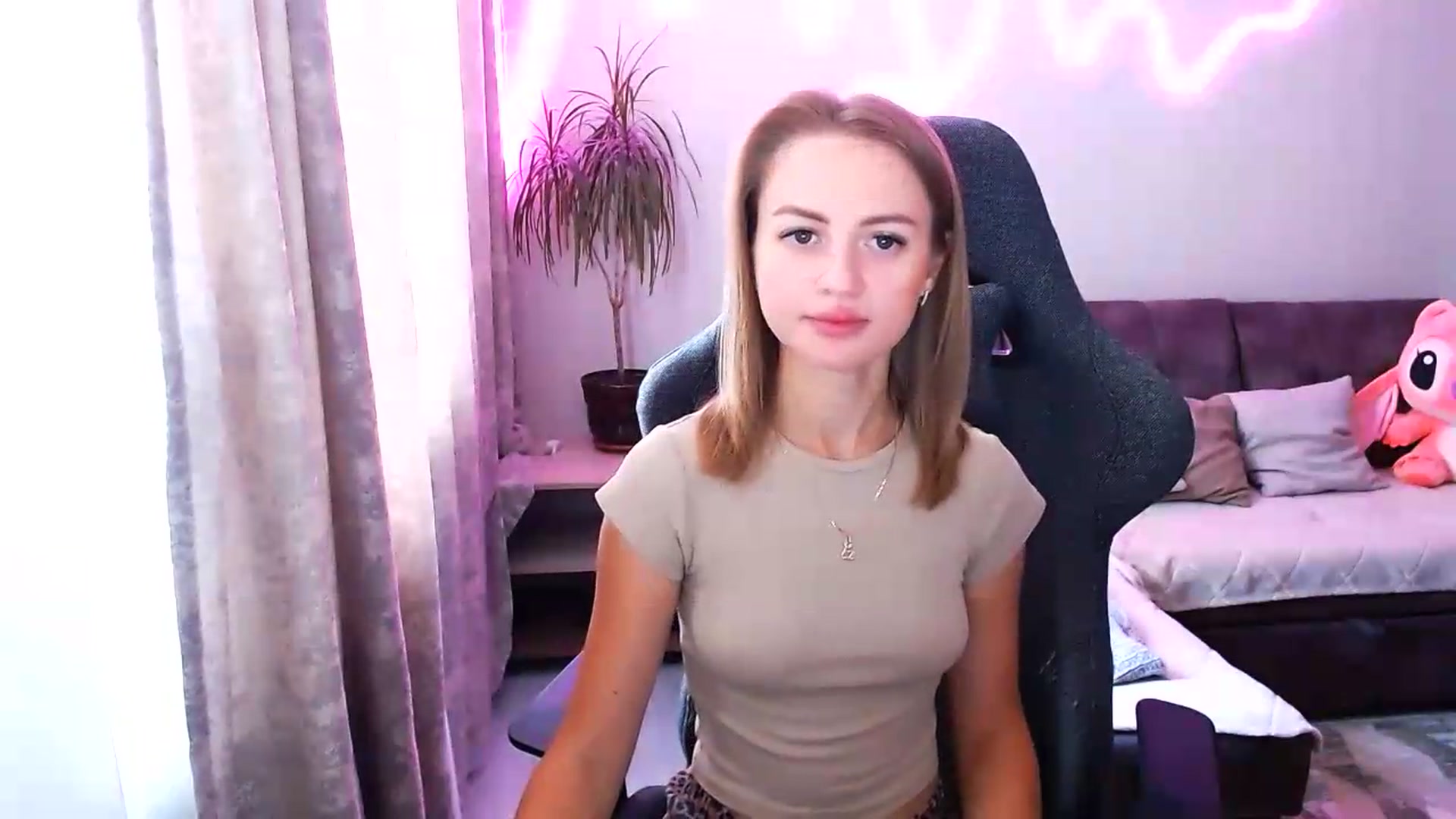Gallery image thumbnail from BlackLovee's myfreecams stream on, 07/28/2026, 07:41 image 2 of 20