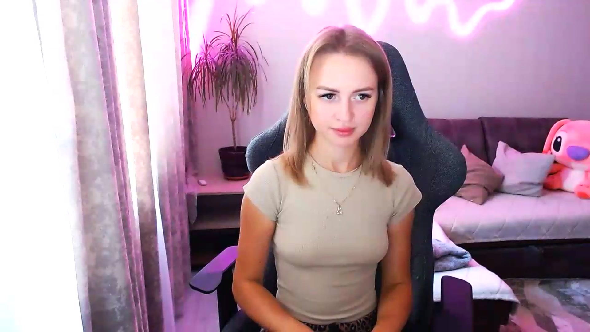 Gallery image thumbnail from BlackLovee's myfreecams stream on, 08/07/2026, 07:19 image 2 of 20