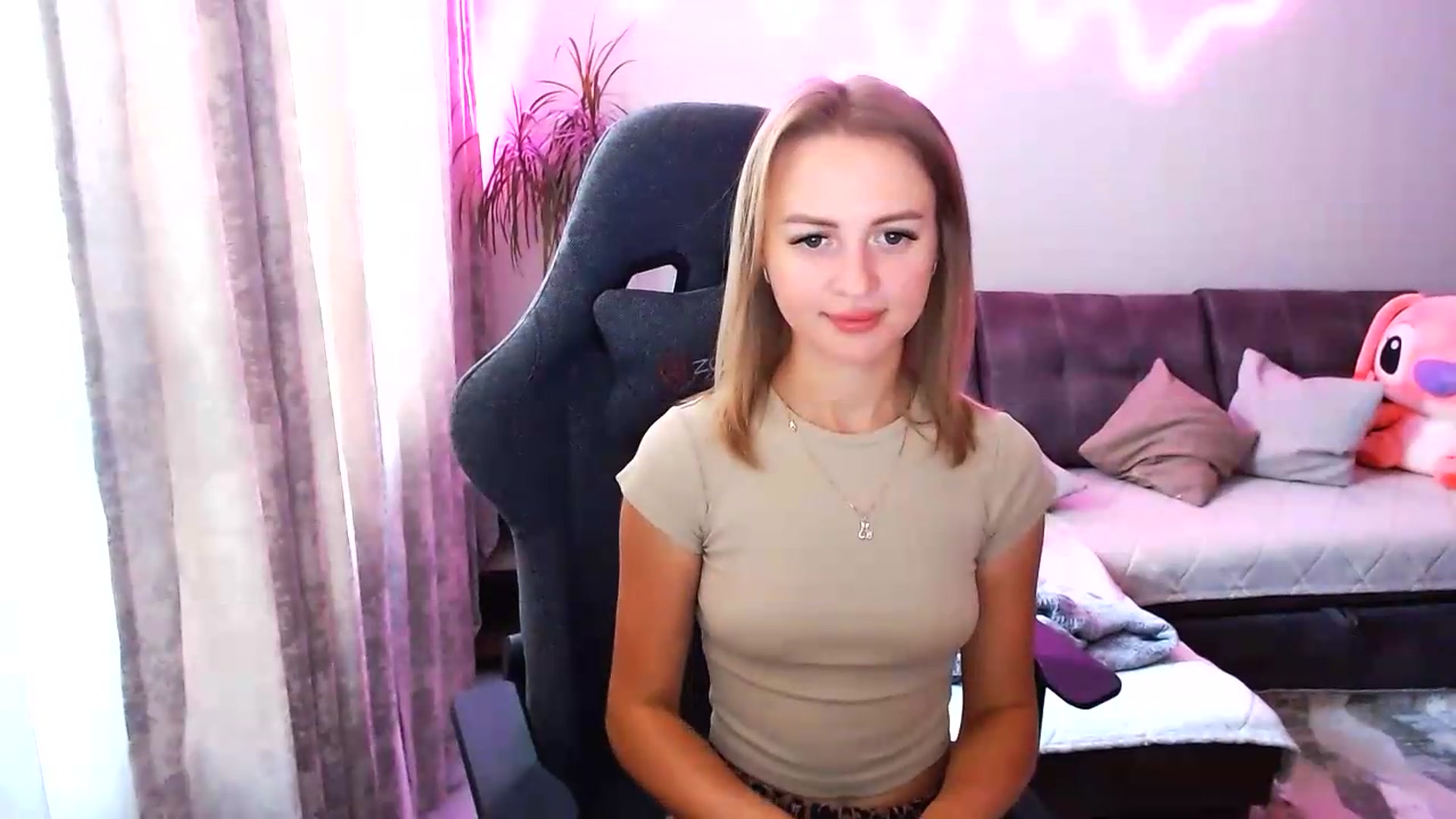 Gallery image thumbnail from BlackLovee's myfreecams stream on, 08/07/2026, 08:22 image 11 of 20