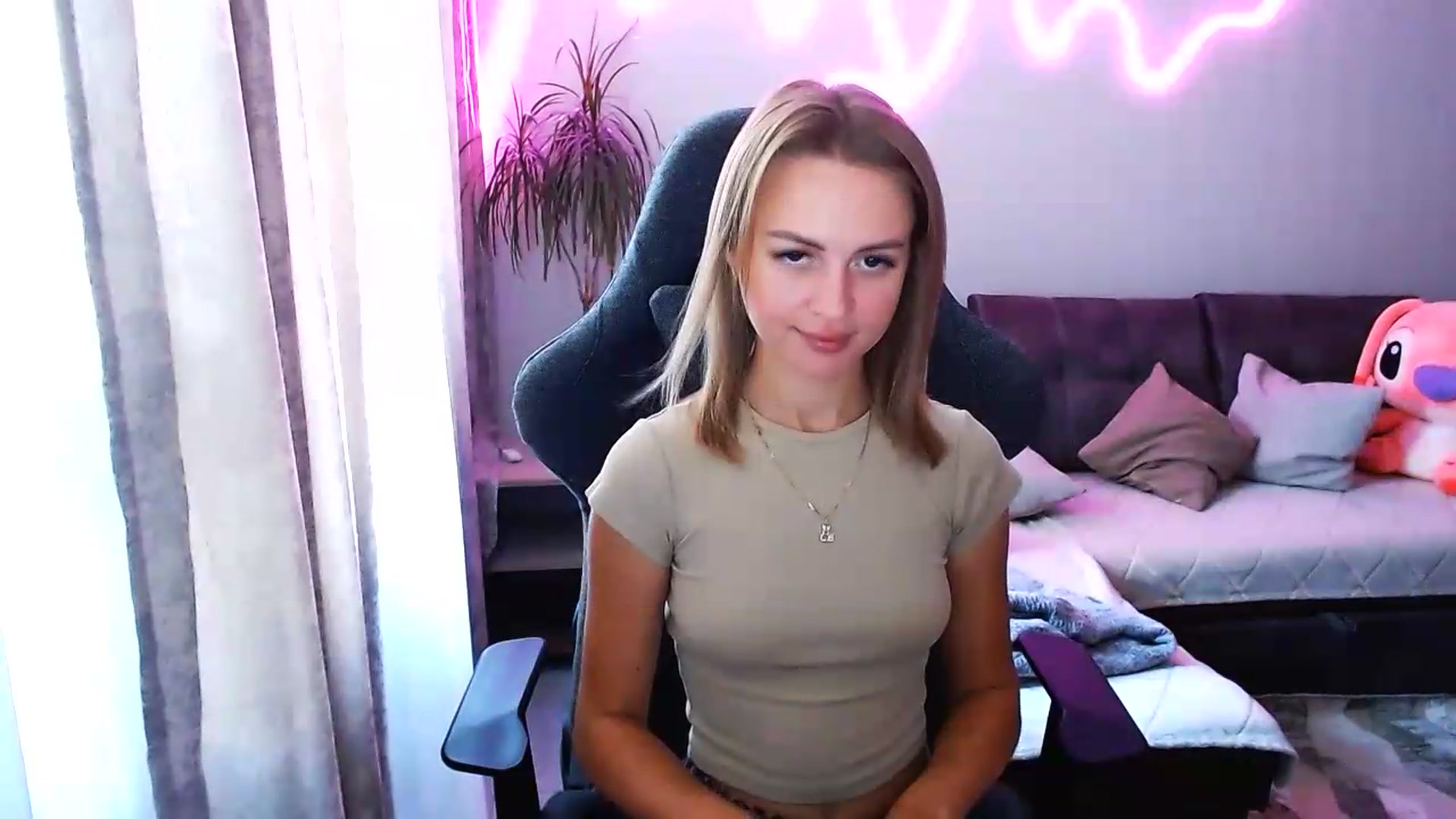 Gallery image thumbnail from BlackLovee's myfreecams stream on, 08/07/2026, 08:22 image 4 of 20