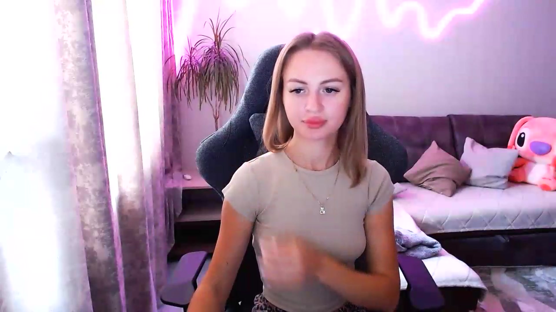 Gallery image thumbnail from BlackLovee's myfreecams stream on, 08/07/2026, 08:49 image 17 of 20
