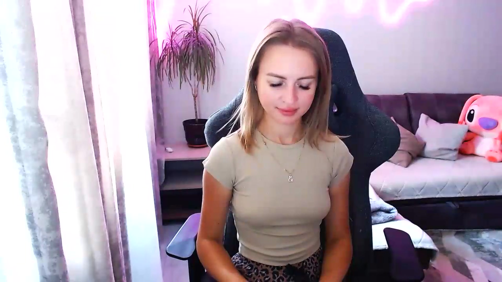 Gallery image thumbnail from BlackLovee's myfreecams stream on, 08/07/2026, 08:49 image 3 of 20