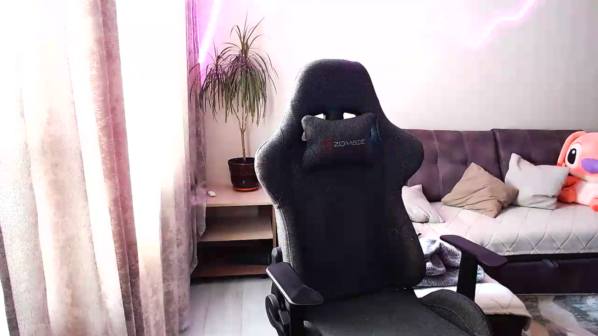 Gallery image thumbnail from BlackLovee's myfreecams stream on, 08/07/2026, 11:24 image 2 of 20