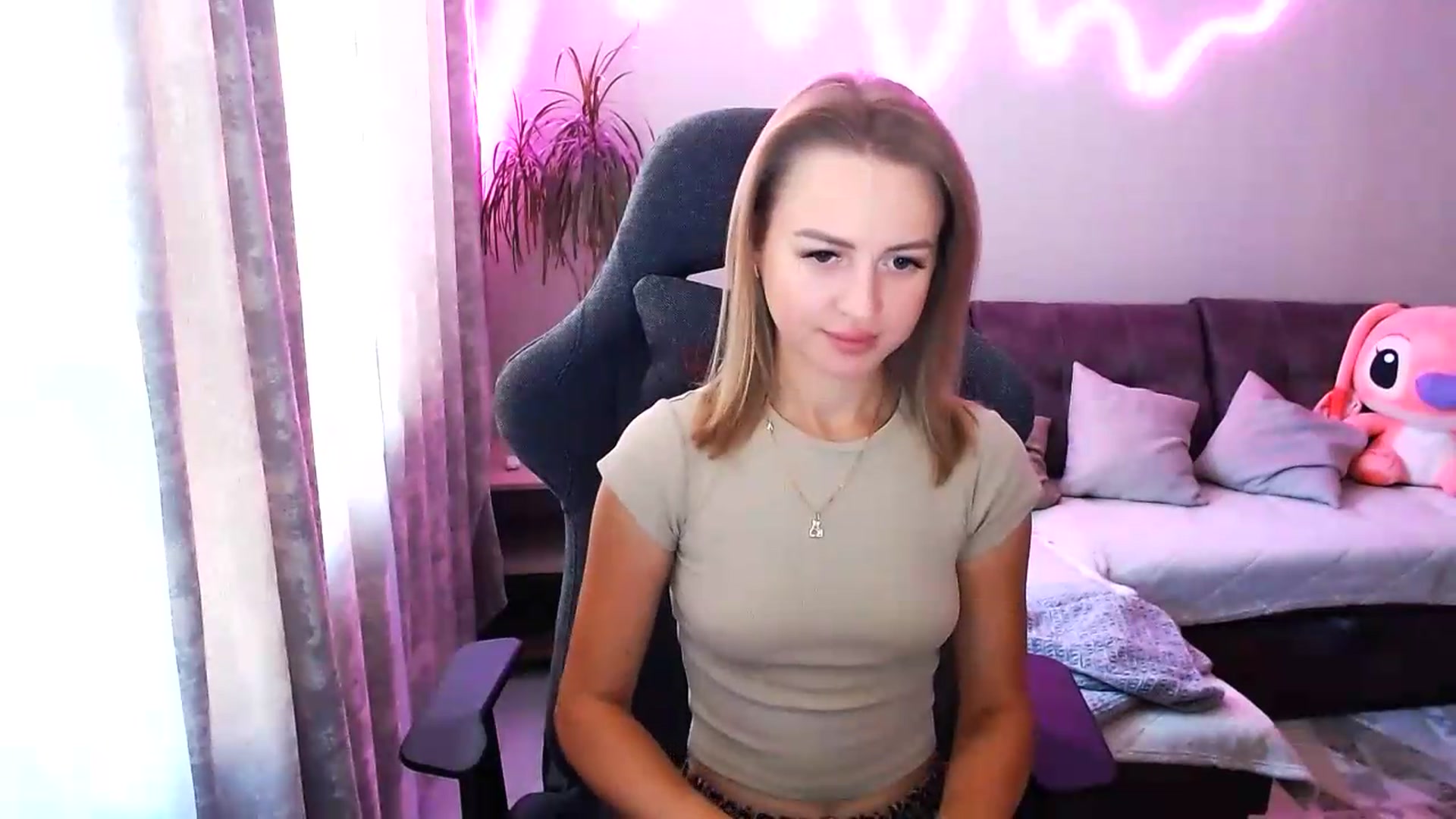 Gallery image thumbnail from BlackLovee's myfreecams stream on, 08/11/2026, 06:35 image 3 of 20