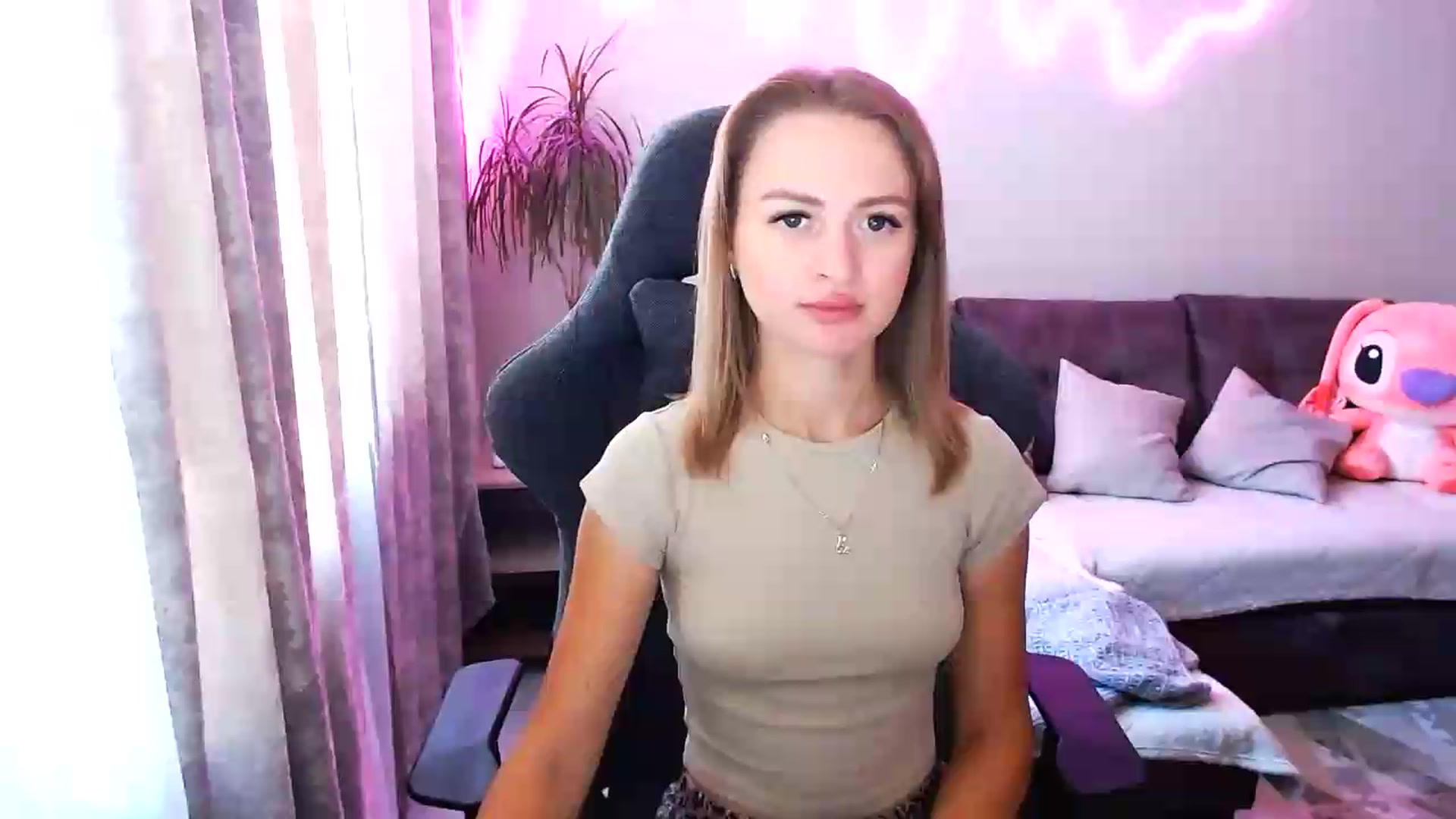 Gallery image thumbnail from BlackLovee's myfreecams stream on, 08/11/2026, 07:17 image 1 of 20
