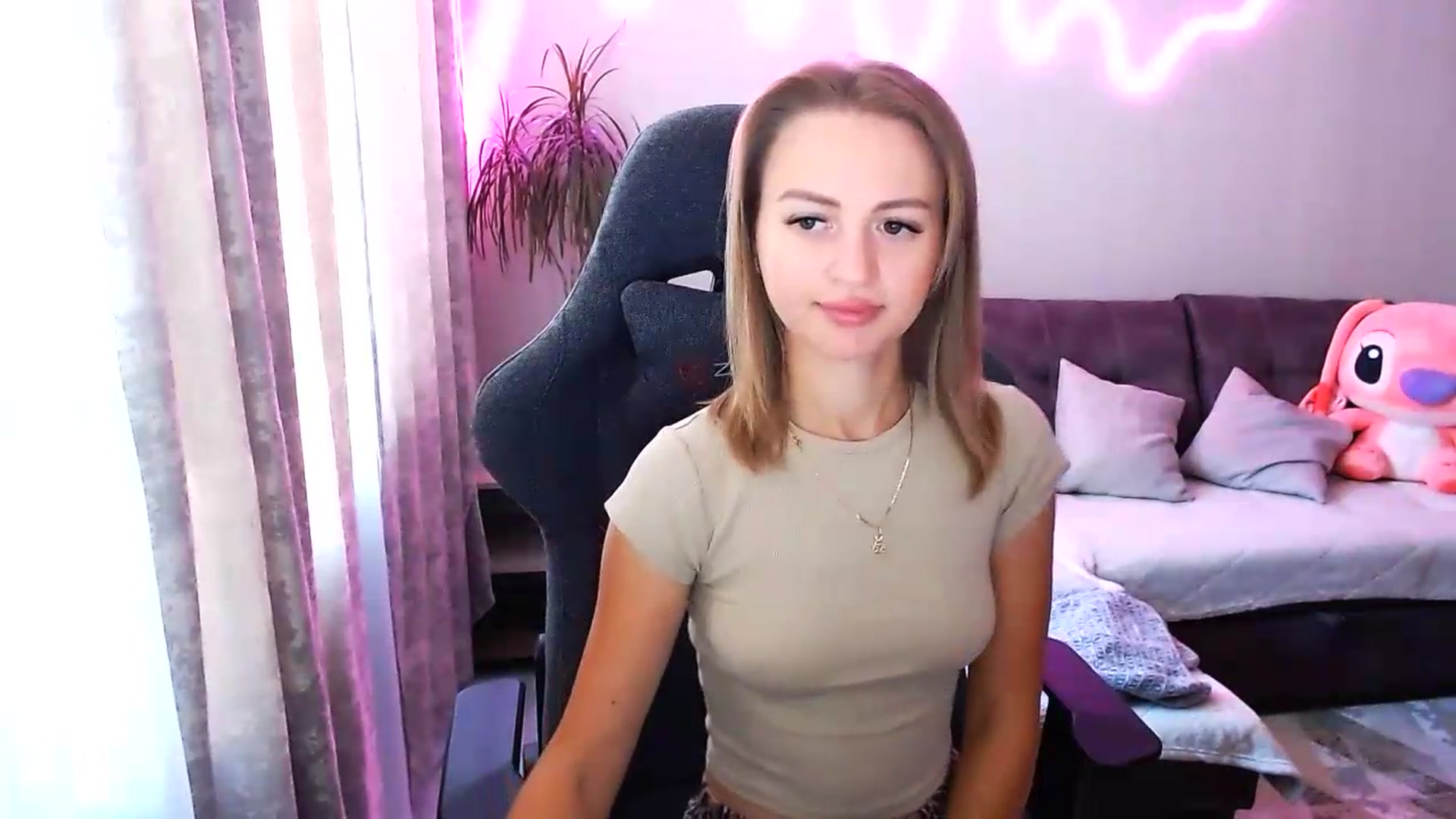 Gallery image thumbnail from BlackLovee's myfreecams stream on, 08/11/2026, 07:17 image 3 of 20