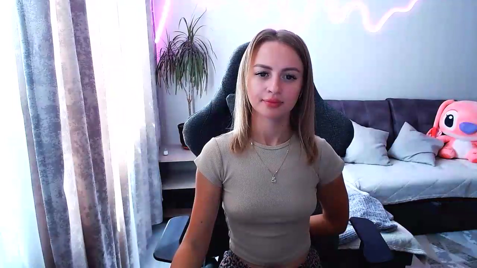 Gallery image thumbnail from BlackLovee's myfreecams stream on, 08/11/2026, 10:13 image 14 of 20