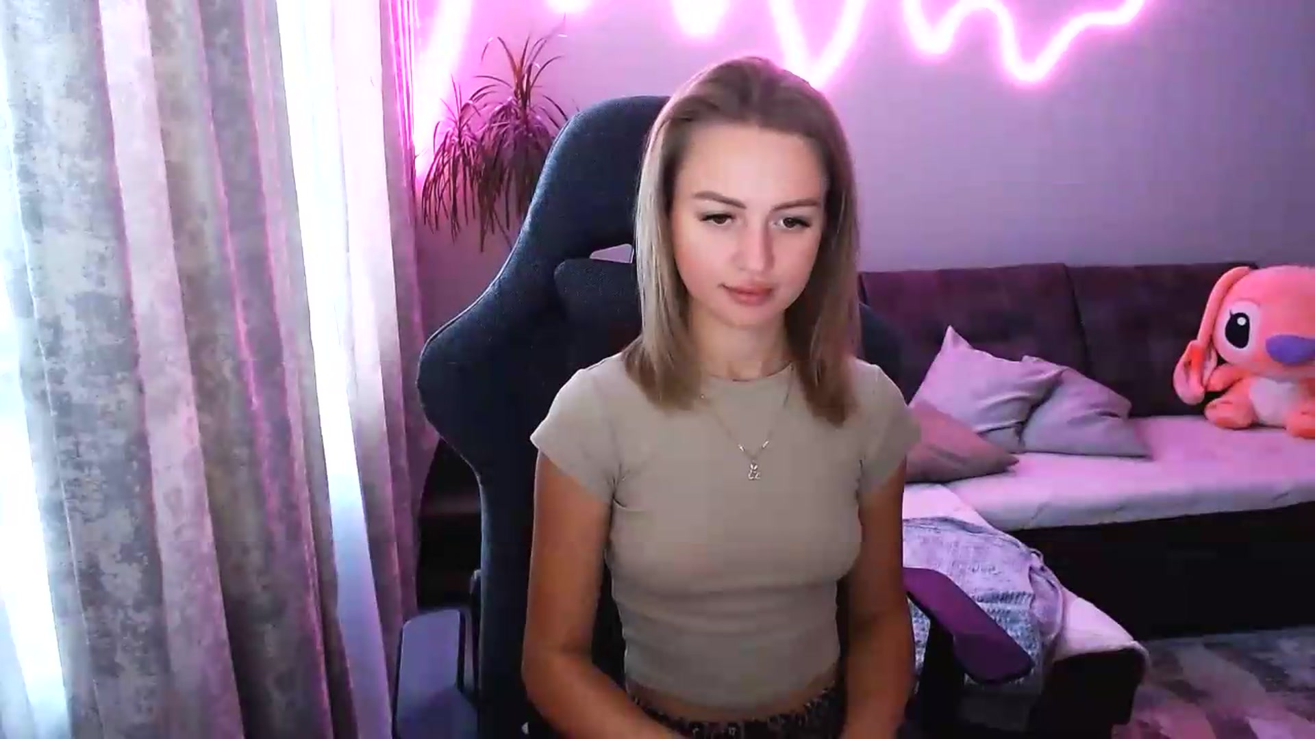 Gallery image thumbnail from BlackLovee's myfreecams stream on, 08/13/2026, 08:53 image 6 of 20
