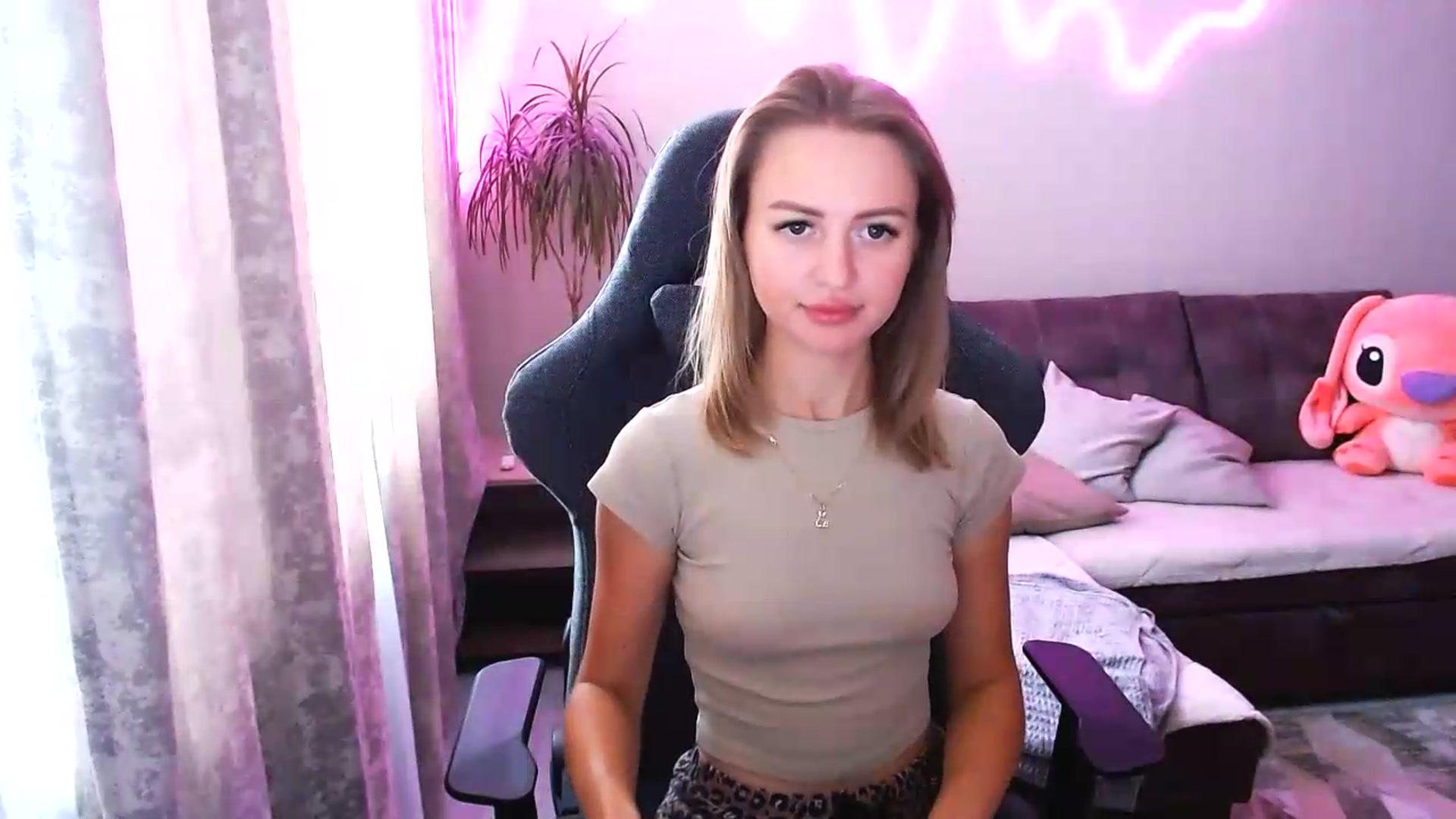 Gallery image thumbnail from BlackLovee's myfreecams stream on, 08/13/2026, 08:53 image 11 of 20