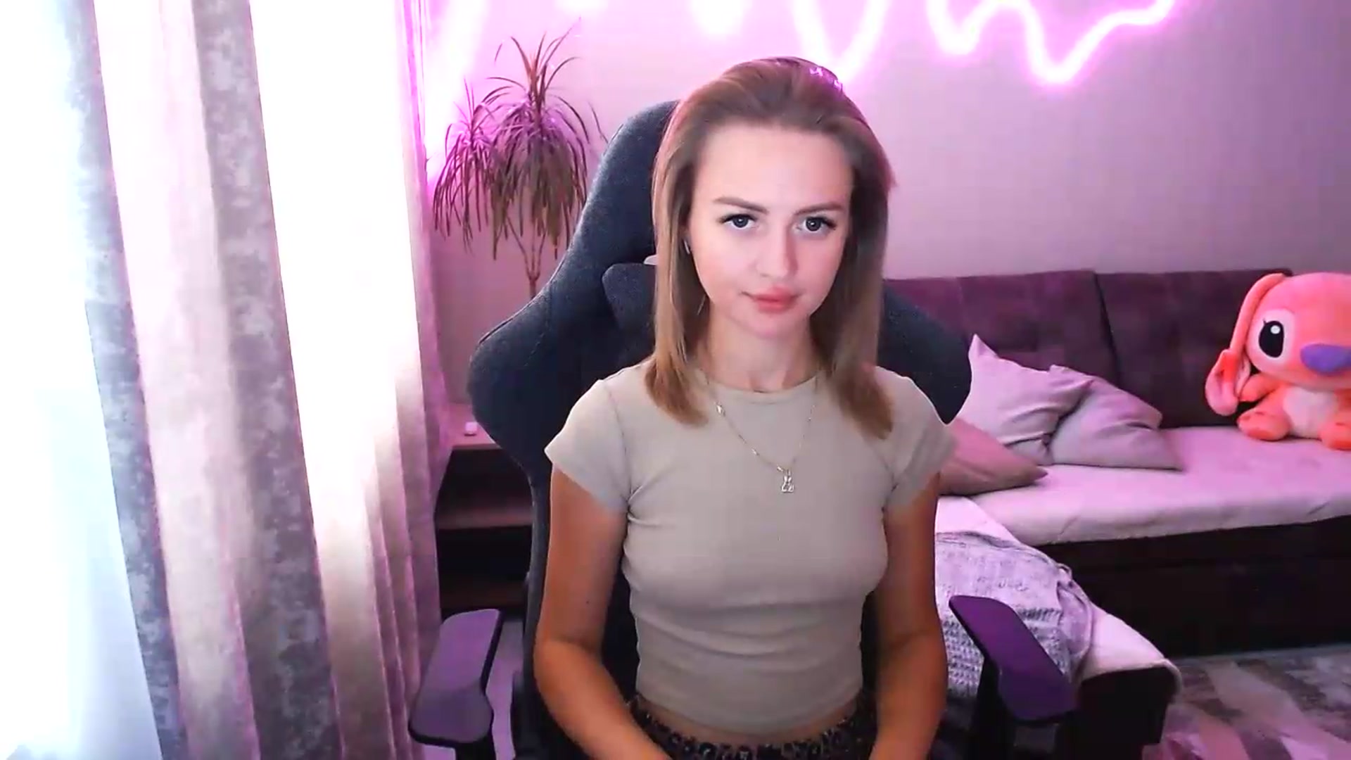 Gallery image thumbnail from BlackLovee's myfreecams stream on, 08/13/2026, 08:53 image 17 of 20