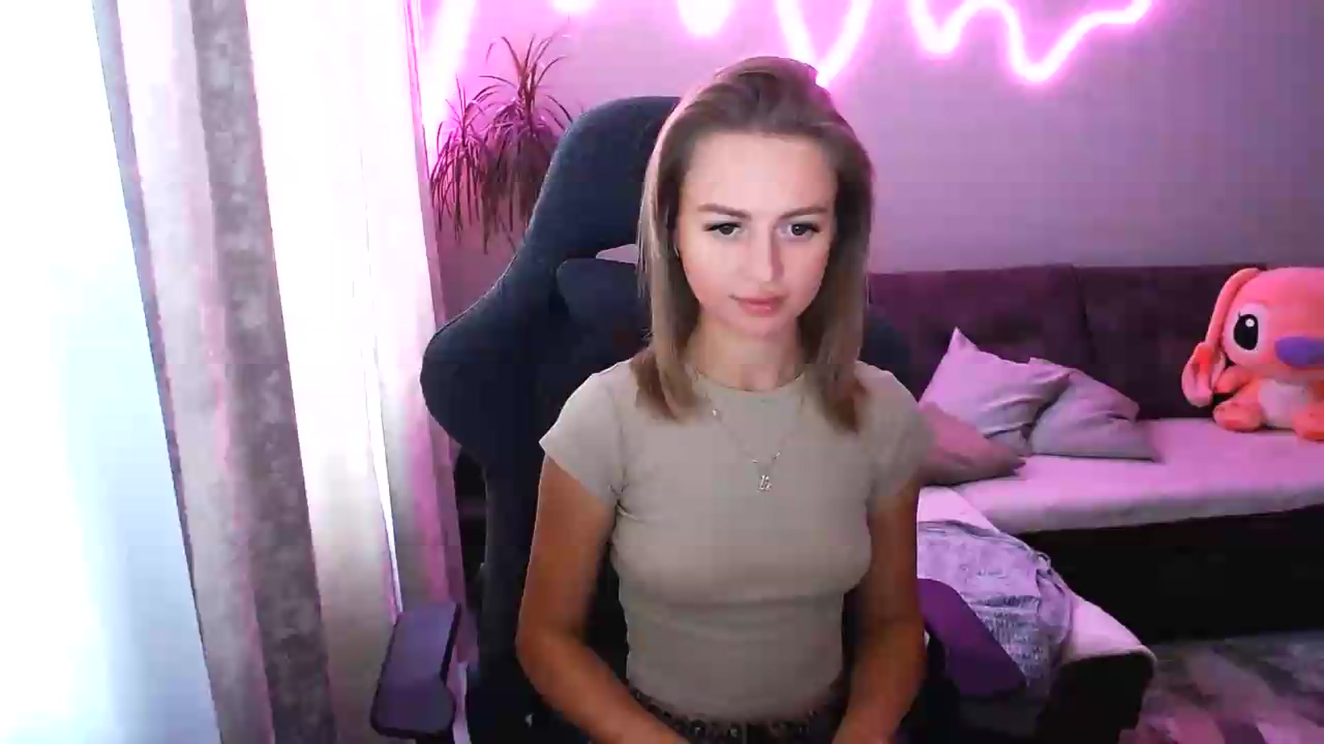 Gallery image thumbnail from BlackLovee's myfreecams stream on, 08/13/2026, 09:05 image 12 of 20