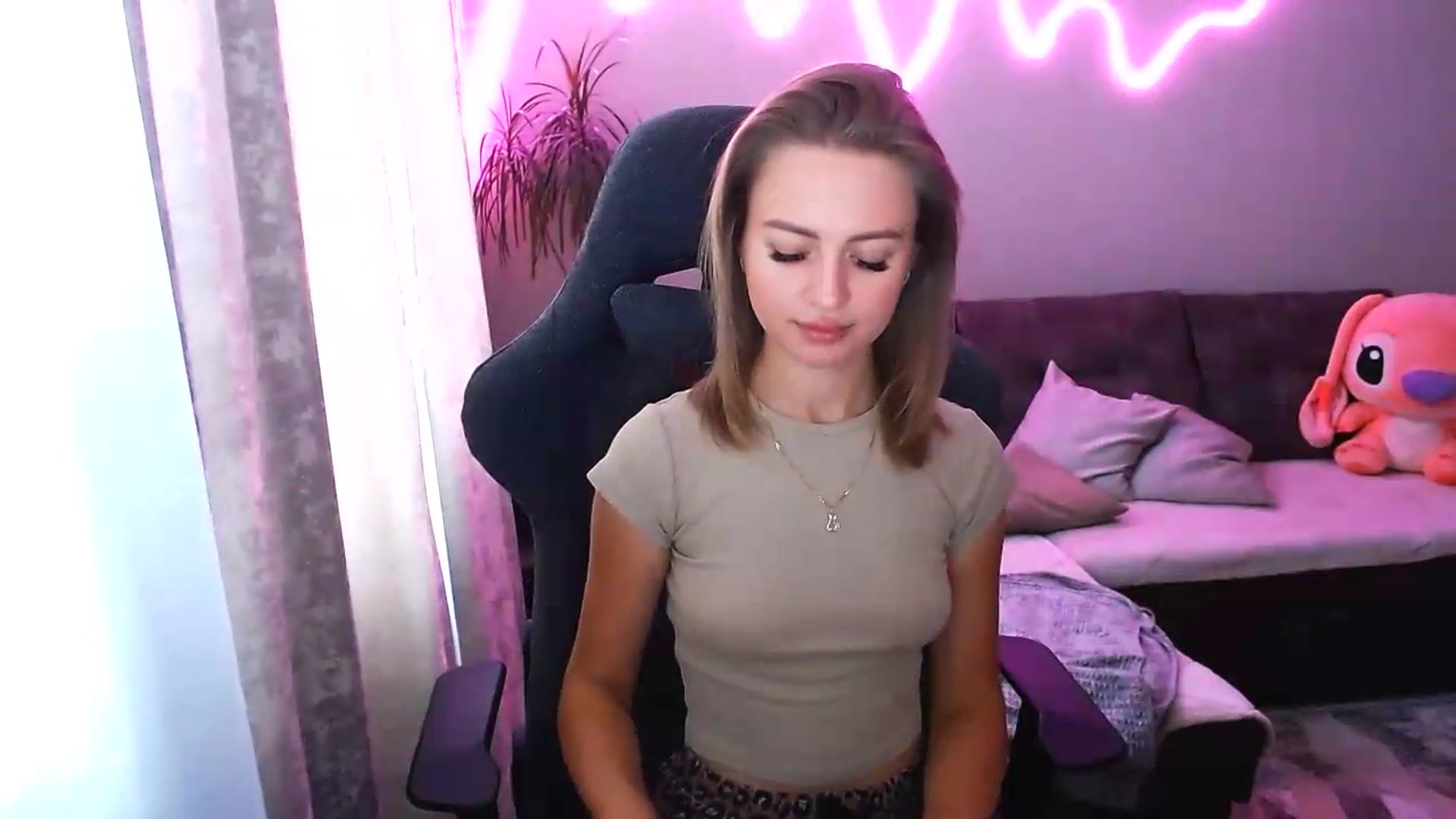 Gallery image thumbnail from BlackLovee's myfreecams stream on, 08/13/2026, 09:05 image 11 of 20